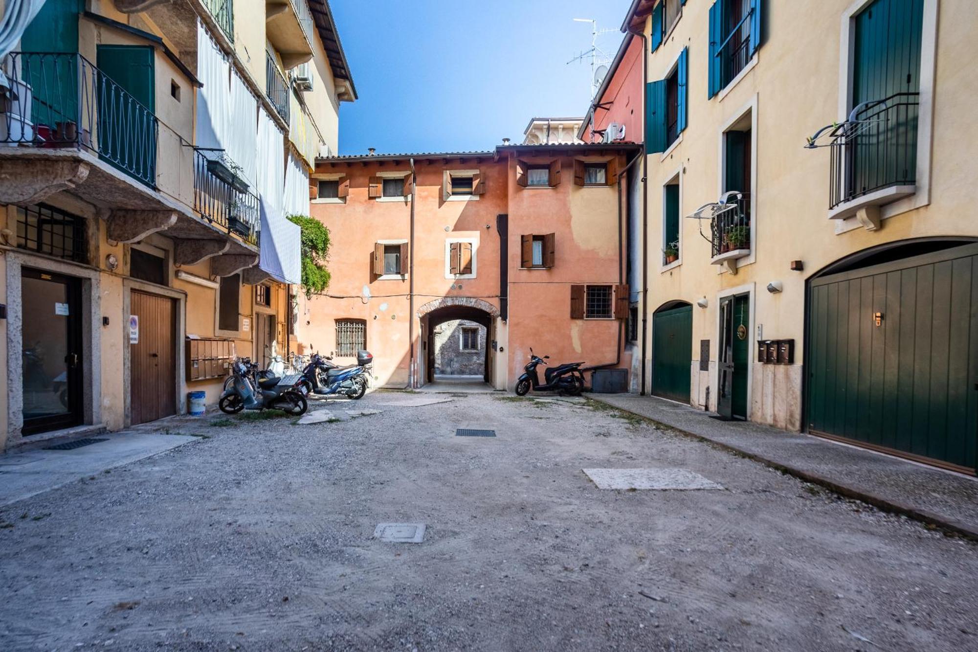 Italstay - La Casa Di Giuly Verona Bagian luar foto